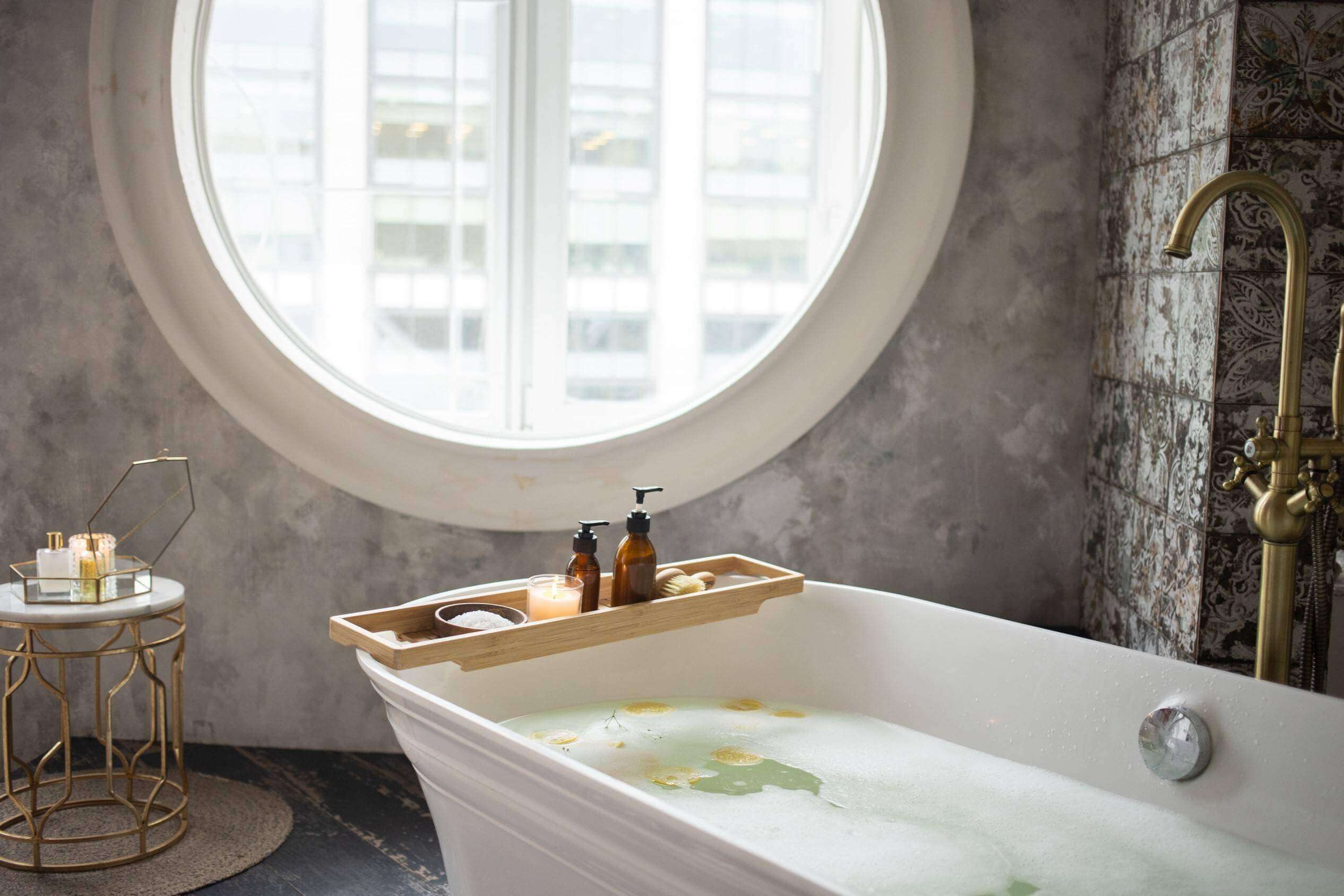 Six Things to Consider When Restoring Your Bathtub