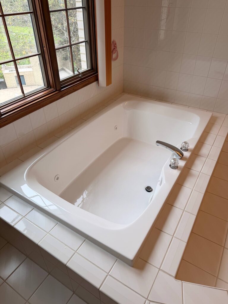 Jacuzzi Tub Reglazing in St. Charles, IL: Peach to White