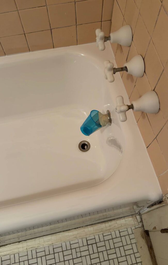 Bathtub Reglazing for Sensitive Air Quality Needs in Wilmette, IL
