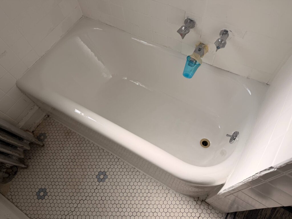 Bathtub Reglazing for Property Management in Evanston, IL